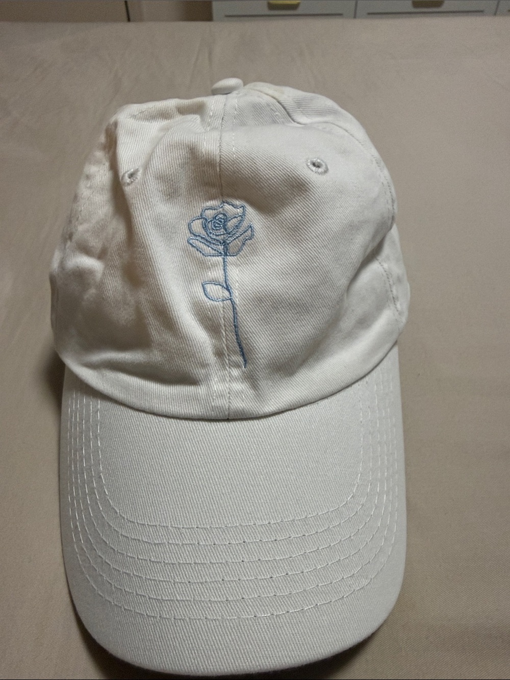 White Rose Embroidered Baseball Cap - Unbranded